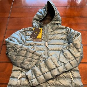 Down puffer jacket. Lole brand. Never worn. New with tags. Size small.